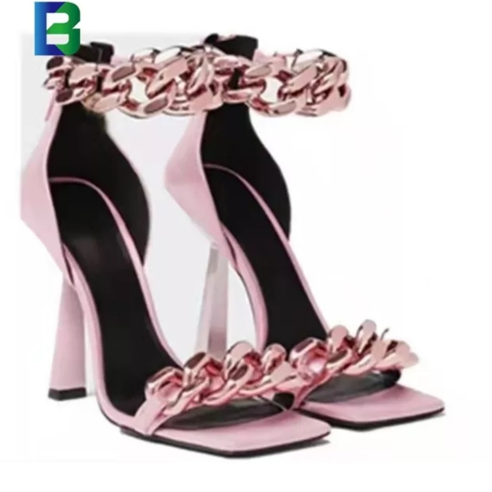 Elegant pink sandals